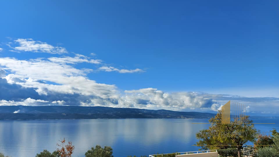 Eine wunderschöne Villa mit Meerblick in der Nähe von Omiš!