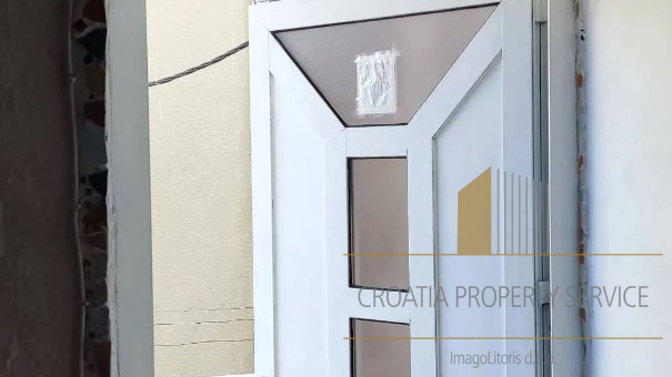 Красивый каменный дом в центре Трогира!