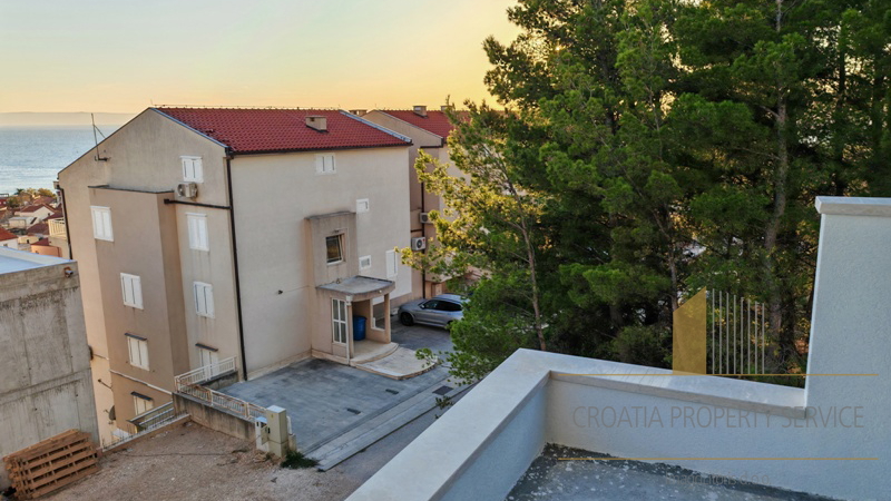 Newly built apartments in the city center - Makarska!