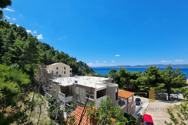 Construction land in an attractive location near the sea - Brela!