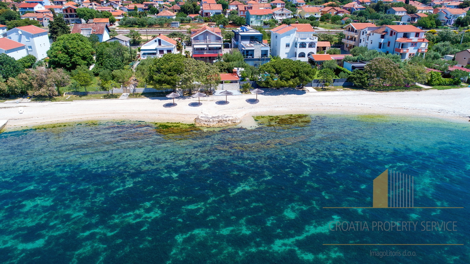 Apartmajska vila prva vrsta do plaže!