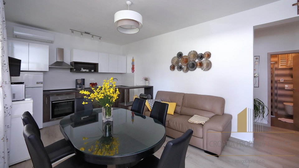 Apartmajska vila prva vrsta do plaže!