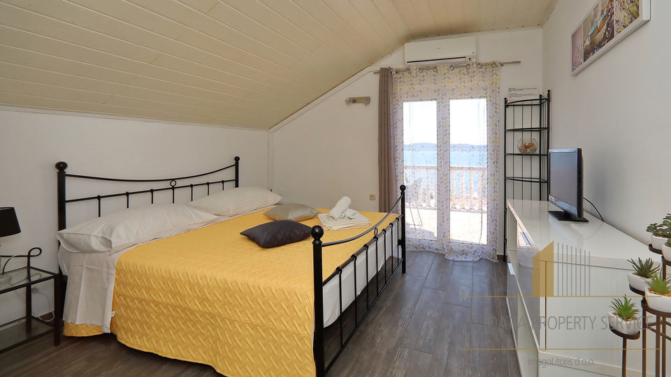 Apartmajska vila prva vrsta do plaže!