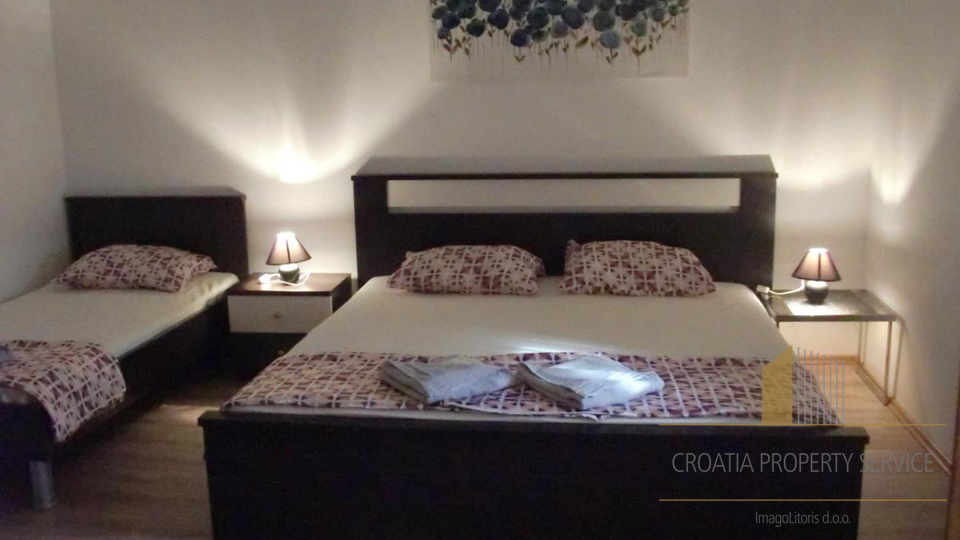 Apartment villa with pool 70 m from the beach in the vicinity of Split!
