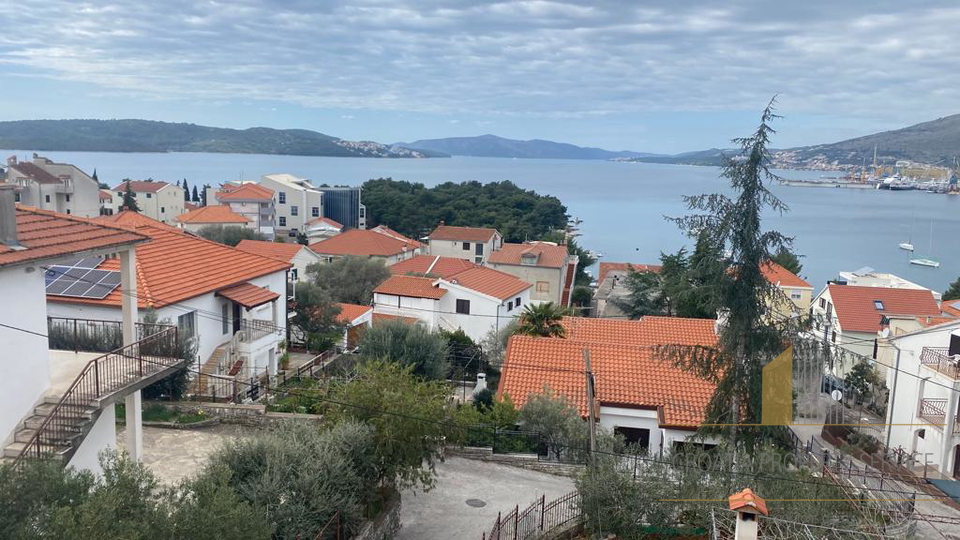 House, 1500 m2, For Sale, Trogir - Čiovo