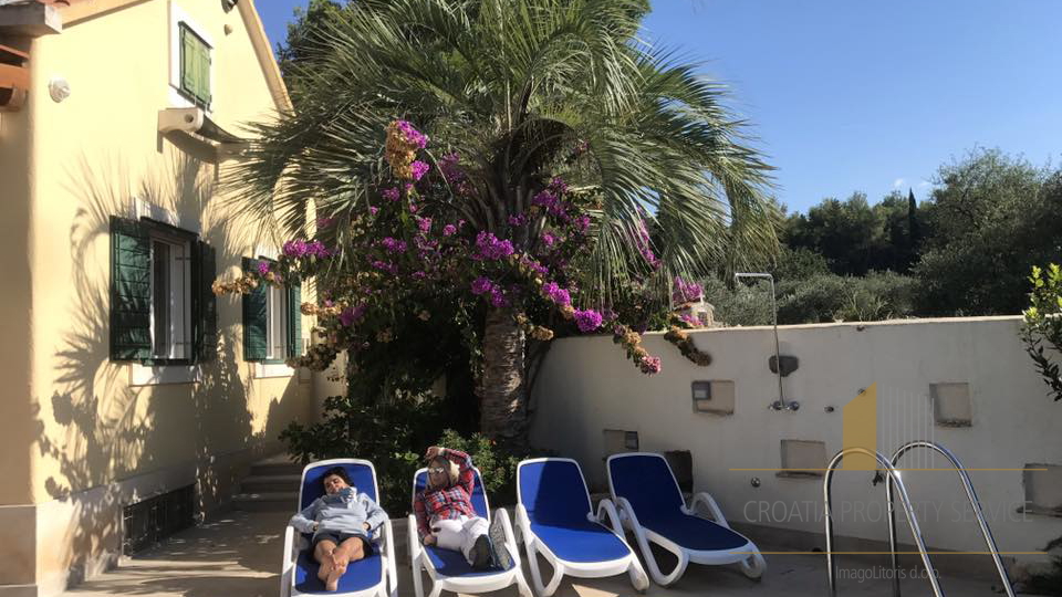Charming villa on the beach on the island of Brač!