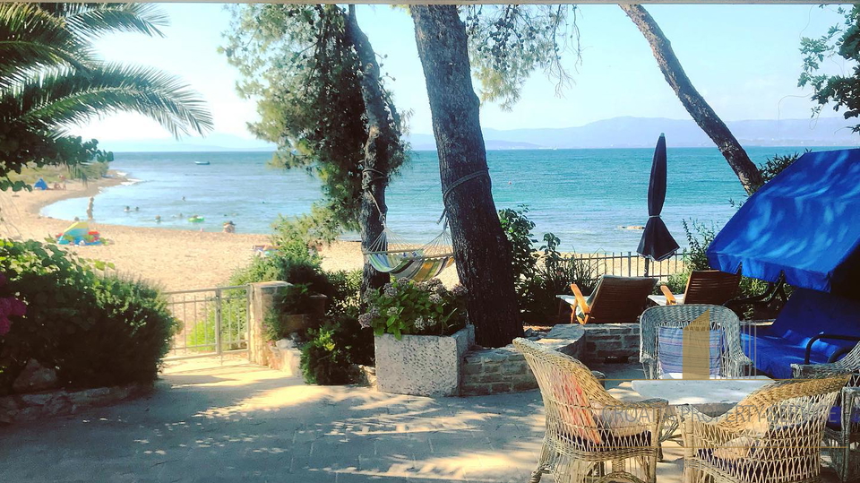 Charming villa on the beach on the island of Brač!
