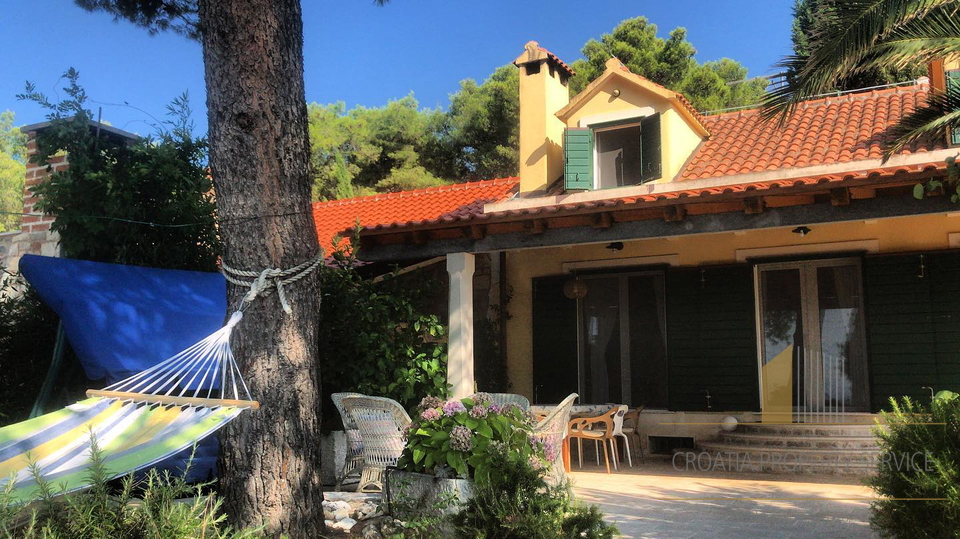 Charming villa on the beach on the island of Brač!