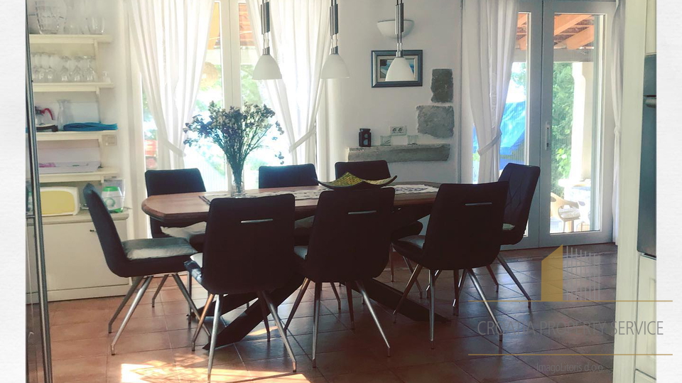 Charming villa on the beach on the island of Brač!