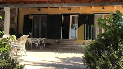Charming villa on the beach on the island of Brač!