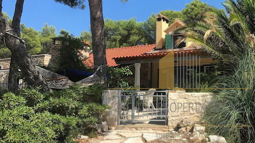 Charming villa on the beach on the island of Brač!