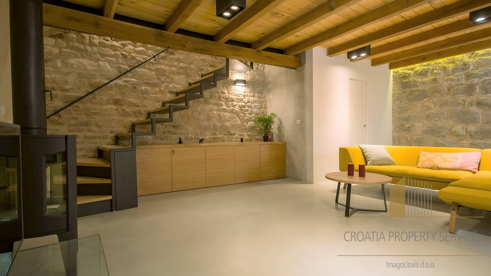 Luxuriously renovated stone house with a terrace - Trogir!