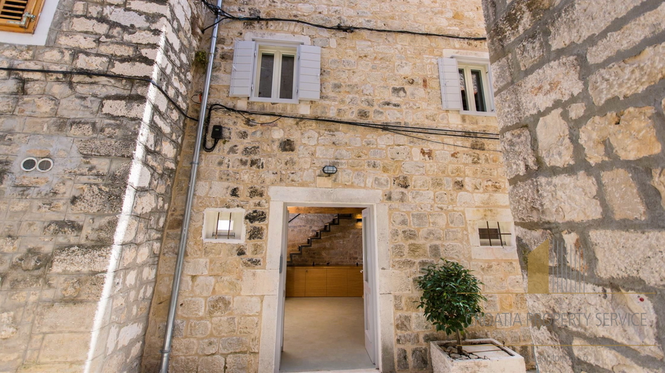 Luxuriously renovated stone house with a terrace - Trogir!