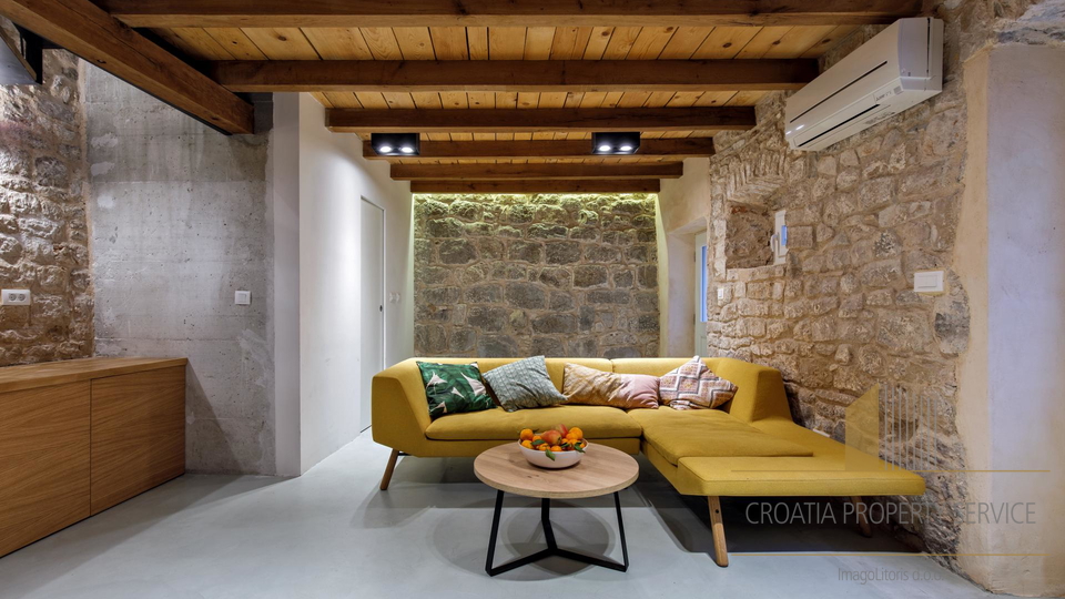 Luxuriously renovated stone house with a terrace - Trogir!