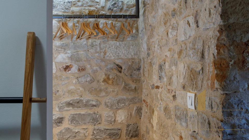 Luxuriously renovated stone house with a terrace - Trogir!