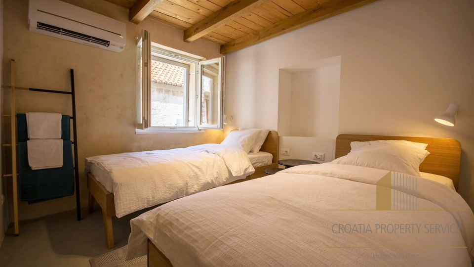 Luxuriously renovated stone house with a terrace - Trogir!