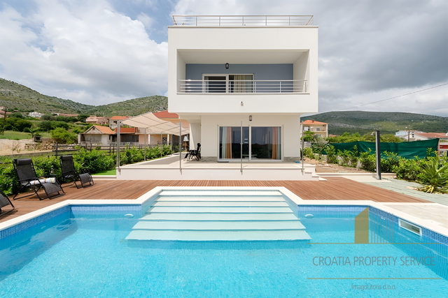 New modern villa with roof terrace and sea view - Trogir!