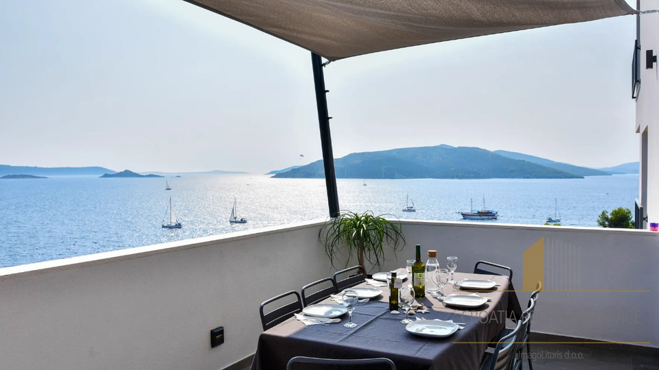 Luxury villa with a panoramic view of the sea on the island of Čiovo!