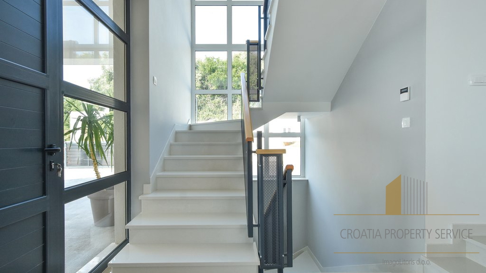 Luxury villa with a panoramic view of the sea on the island of Čiovo!