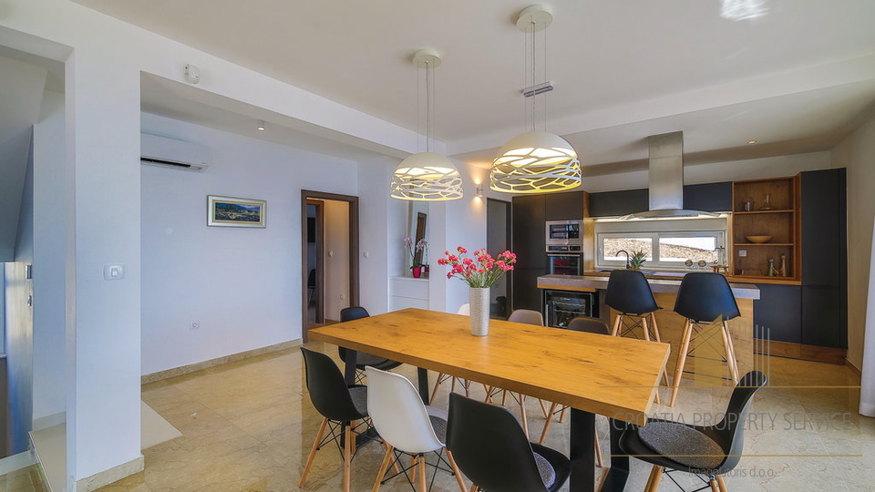Luxury villa with a panoramic view of the sea on the island of Čiovo!