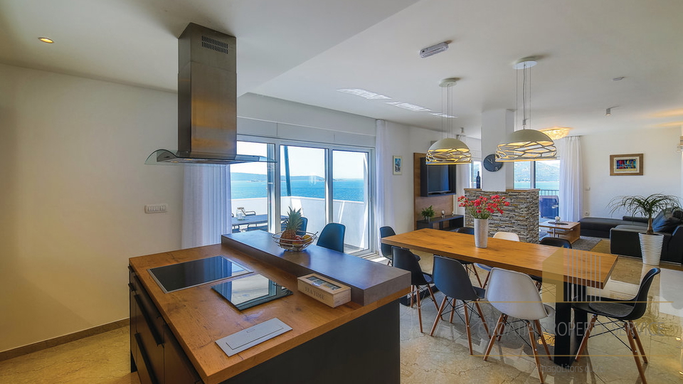Luxury villa with a panoramic view of the sea on the island of Čiovo!
