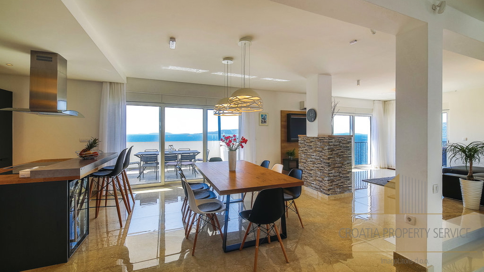 Luxury villa with a panoramic view of the sea on the island of Čiovo!