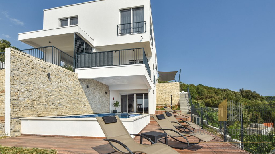Luxury villa with a panoramic view of the sea on the island of Čiovo!