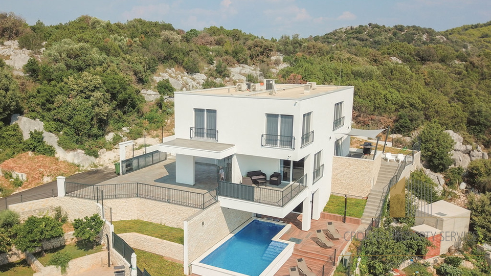 Luxury villa with a panoramic view of the sea on the island of Čiovo!
