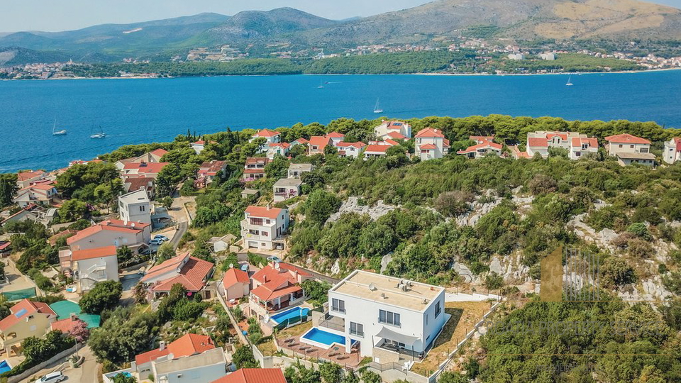 Luxury villa with a panoramic view of the sea on the island of Čiovo!