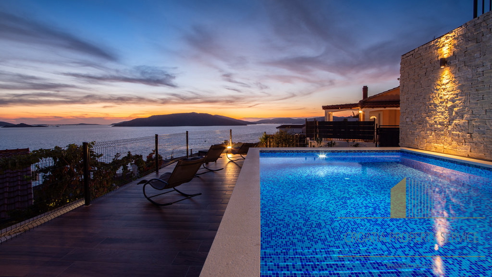 Luxury villa with a panoramic view of the sea on the island of Čiovo!