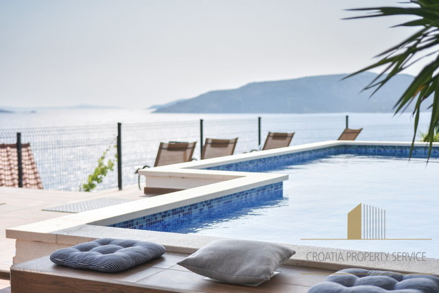 Luxury villa with a panoramic view of the sea on the island of Čiovo!