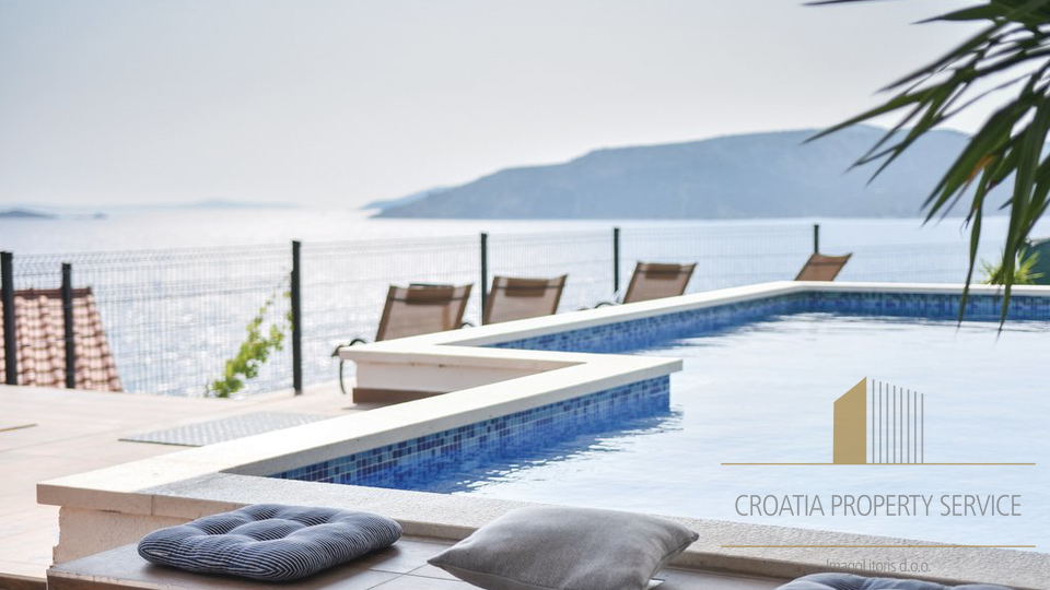 Luxury villa with a panoramic view of the sea on the island of Čiovo!