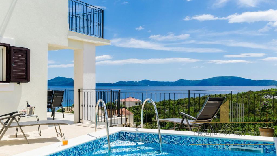 Villa di lusso con piscina, a 80 metri dal mare – tra Dubrovnik e Pelješac!
