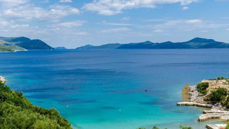 Villa di lusso con piscina, a 80 metri dal mare – tra Dubrovnik e Pelješac!