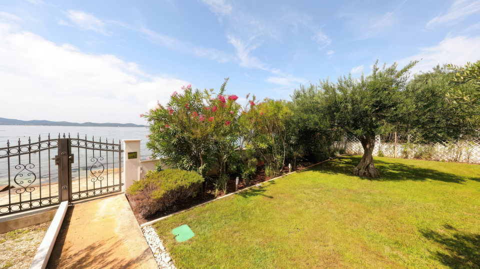 &Pcy;&rcy;&iecy;&kcy;&rcy;&acy;&scy;&ncy;&acy;&yacy; &rcy;&ocy;&scy;&kcy;&ocy;&shcy;&ncy;&acy;&yacy; &vcy;&icy;&lcy;&lcy;&acy; &pcy;&iecy;&rcy;&vcy;&acy;&yacy; &lcy;&icy;&ncy;&icy;&yacy; &ucy; &mcy;&ocy;&rcy;&yacy; - &Zcy;&acy;&dcy;&acy;&rcy;&excl;