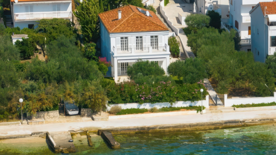 &Pcy;&rcy;&iecy;&kcy;&rcy;&acy;&scy;&ncy;&acy;&yacy; &rcy;&ocy;&scy;&kcy;&ocy;&shcy;&ncy;&acy;&yacy; &vcy;&icy;&lcy;&lcy;&acy; &pcy;&iecy;&rcy;&vcy;&acy;&yacy; &lcy;&icy;&ncy;&icy;&yacy; &ucy; &mcy;&ocy;&rcy;&yacy; - &Zcy;&acy;&dcy;&acy;&rcy;&excl;