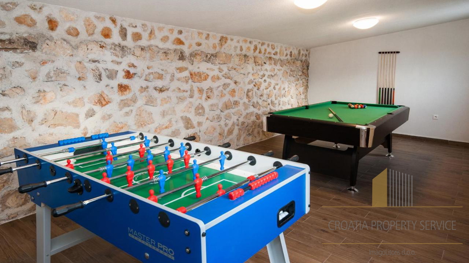 Eine einzigartige Luxusimmobilie auf einem Grundstück von 10.000 m2 in Milna auf der Insel Brač!