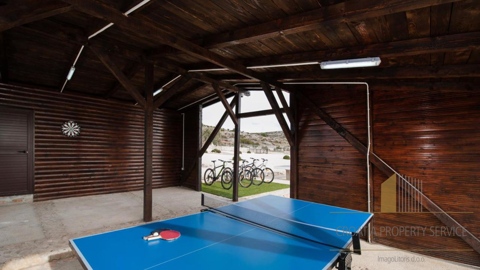 Eine einzigartige Luxusimmobilie auf einem Grundstück von 10.000 m2 in Milna auf der Insel Brač!
