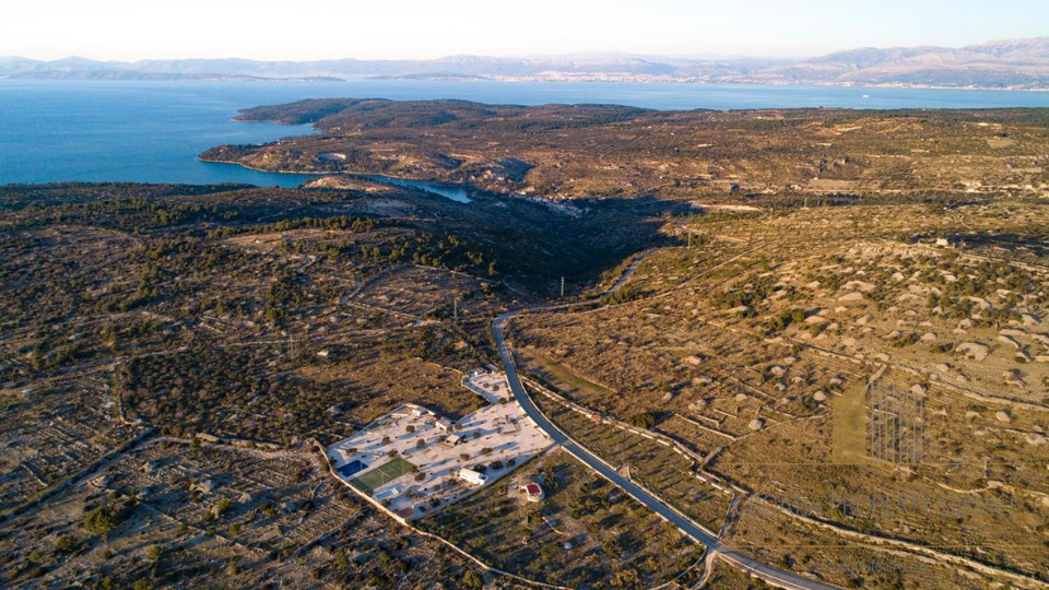 Eine einzigartige Luxusimmobilie auf einem Grundstück von 10.000 m2 in Milna auf der Insel Brač!