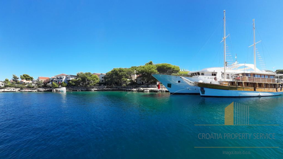 Апартманска кућа први ред до мора – Рањањ!