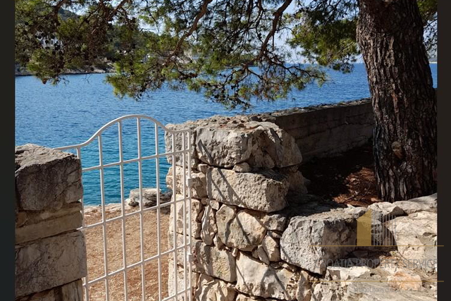 Апартманска кућа први ред до мора – Рањањ!