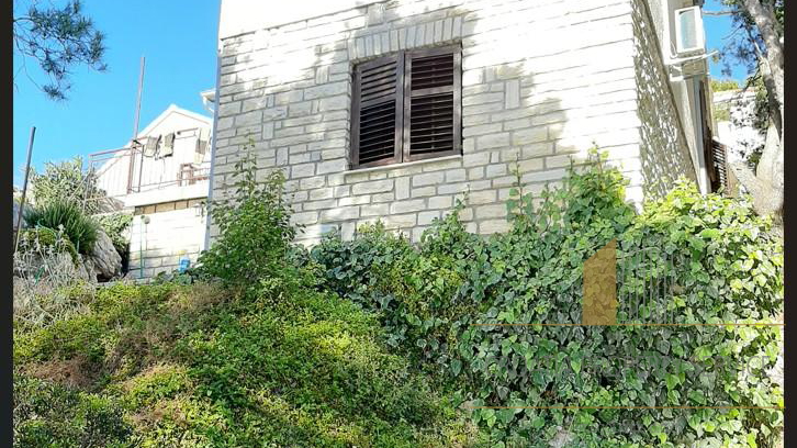 Апартманска кућа први ред до мора – Рањањ!