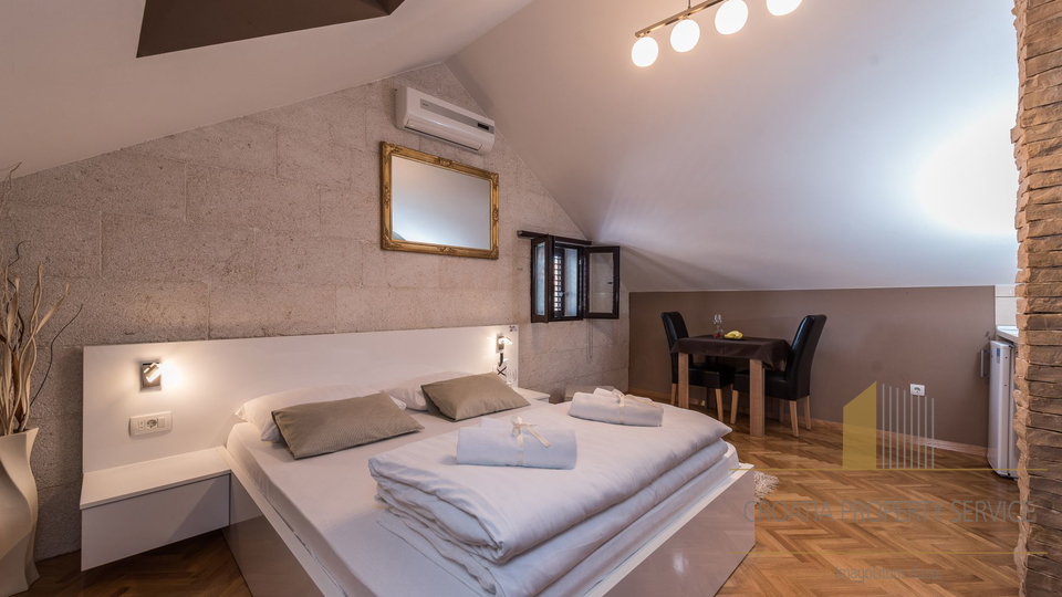 Apart-hotel sa 6 apartmana u povijesnoj jezgri Zadra!