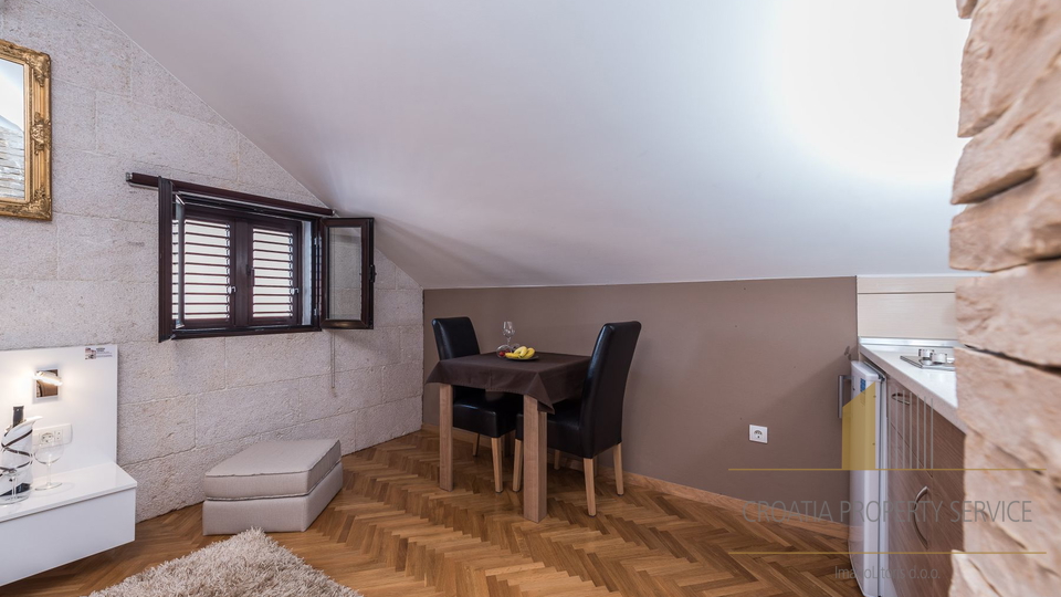 Apart-hotel sa 6 apartmana u povijesnoj jezgri Zadra!