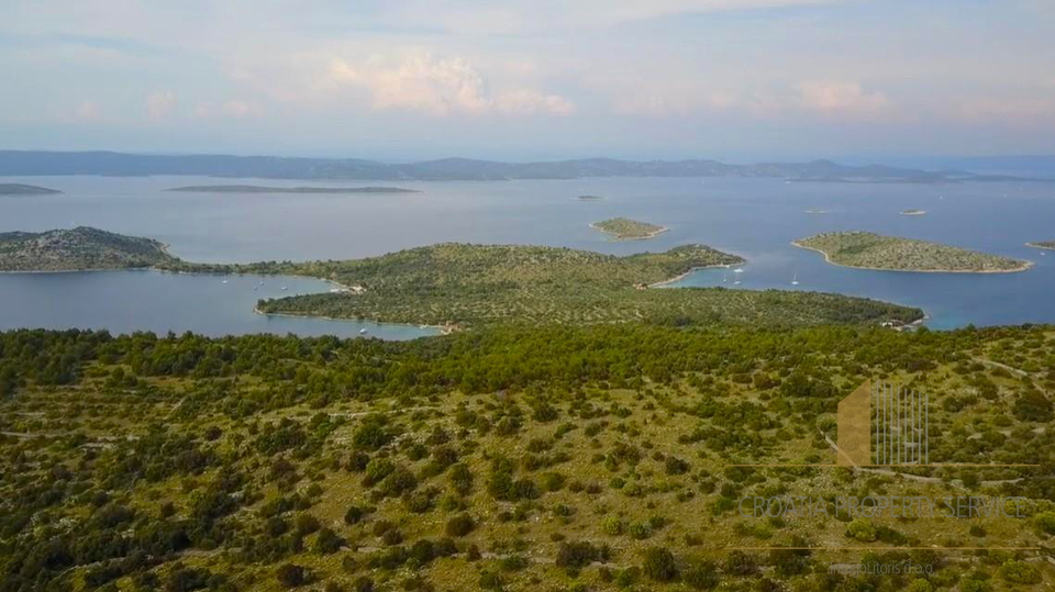 Terreno agricolo esclusivo di 300.000 m² sull'isola di Žut, Kornati!