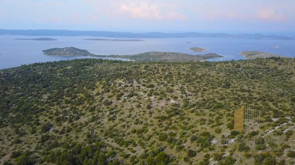 Terreno agricolo esclusivo di 300.000 m² sull'isola di Žut, Kornati!