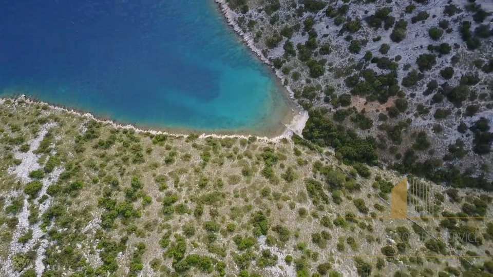 Terreno agricolo esclusivo di 300.000 m² sull'isola di Žut, Kornati!