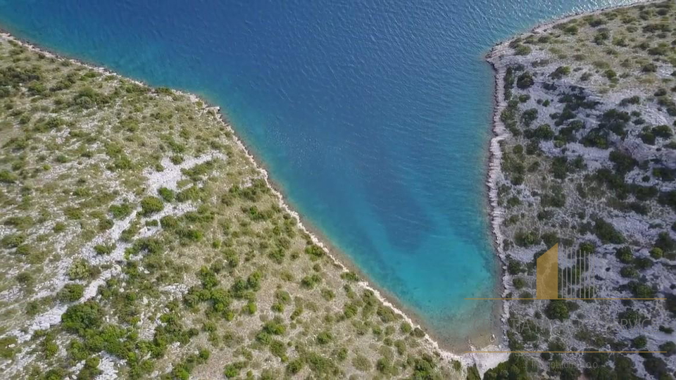 Terreno agricolo esclusivo di 300.000 m² sull'isola di Žut, Kornati!