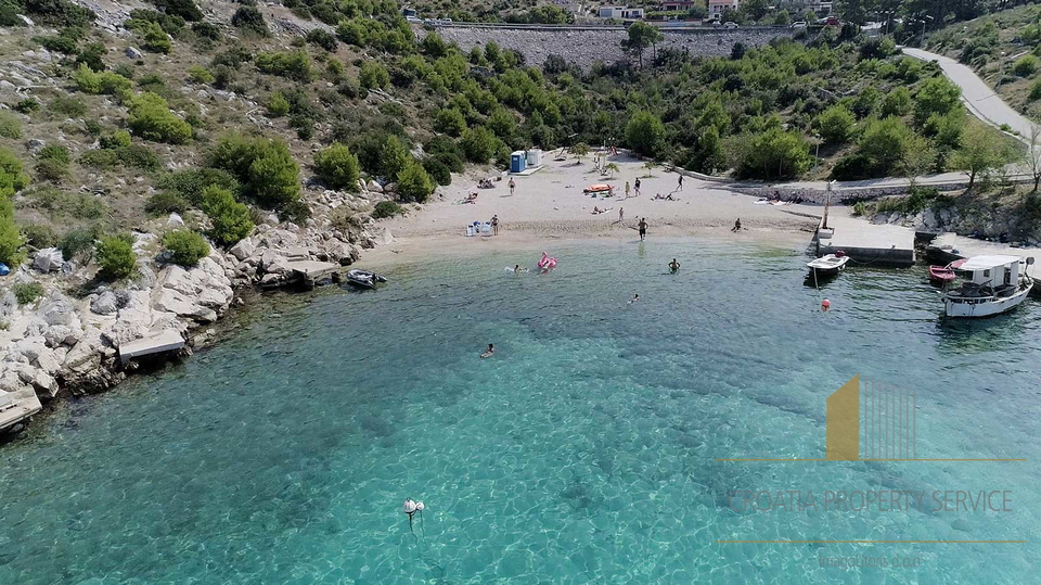 Luxury apartment in an attractive location 50 meters from the sea near Šibenik!