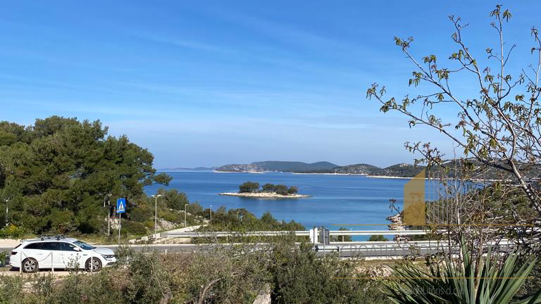 Luxury apartment in an attractive location 50 meters from the sea near Šibenik!